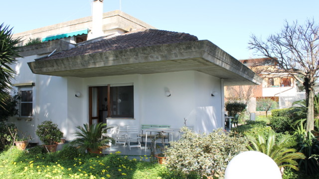 Santa Marinella – Villa semi-indipendente