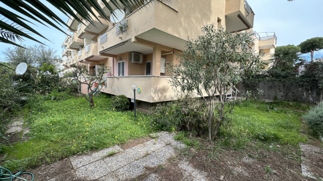Santa Marinella – Maiorca appartamento con giardino