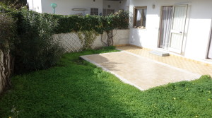 esterno con giardino