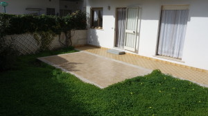 esterno con giardino2