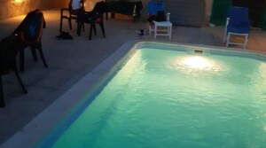 piscina notte